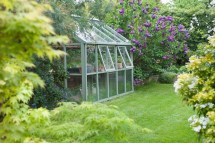 Choosing the Best Materials for Your DIY Greenhouse Construction